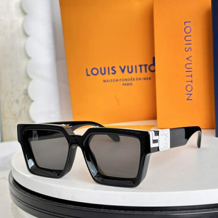 Picture of Louis Vuitton Sunglasses _SKUfw76365147fw